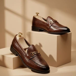 Elegant Sleek Gold Chain