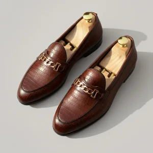 Elegant Sleek Gold Chain